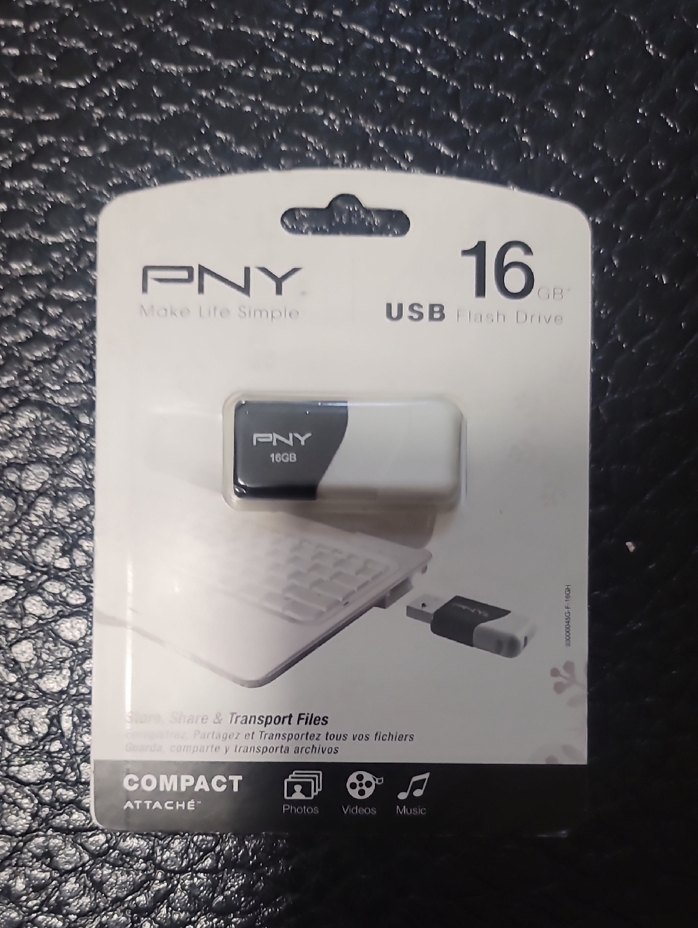 PNY 16GB White & Black USB Portable Storage Flash Drive - P-FD16GCOMH-GE